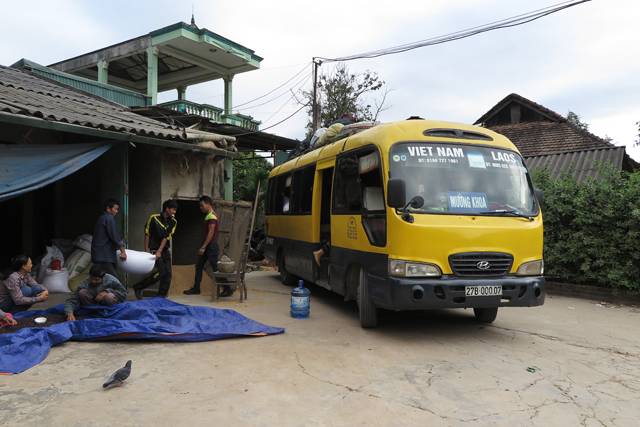 Bus von Dien Bien Phu nach Muang Khua