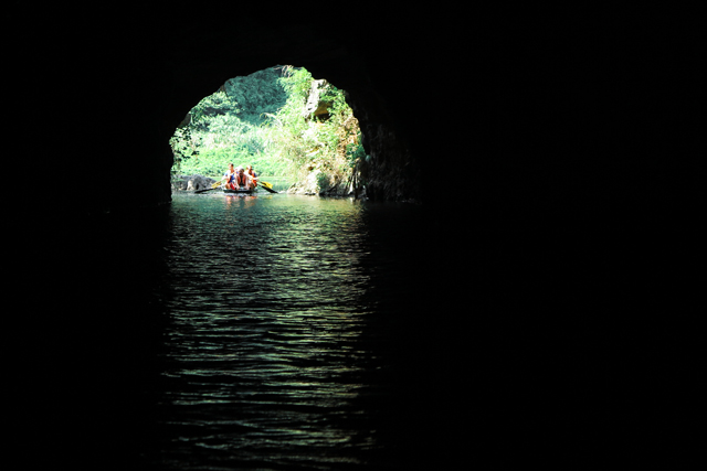 Trang An, cuevas